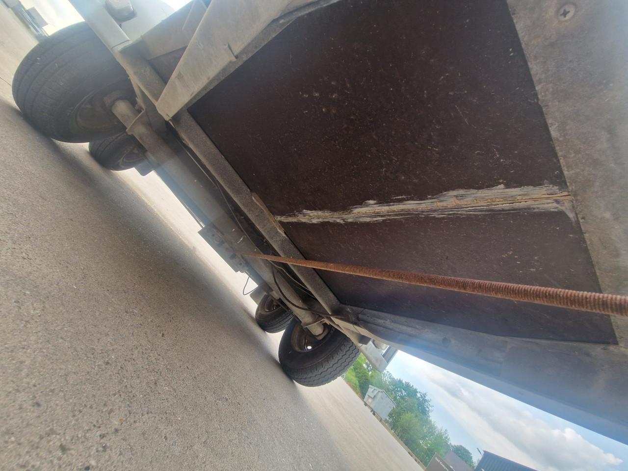 Paardentrailer weijer