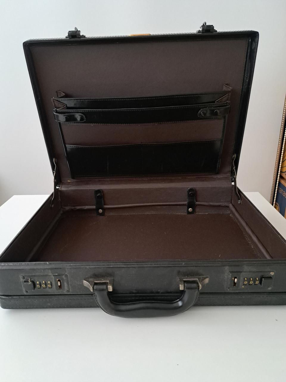 'diplomatenkoffer'