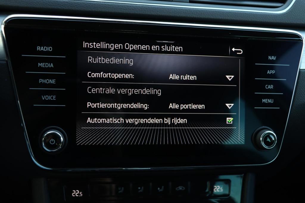 Skoda Superb combi 1.5 tsi act business edition 150pk