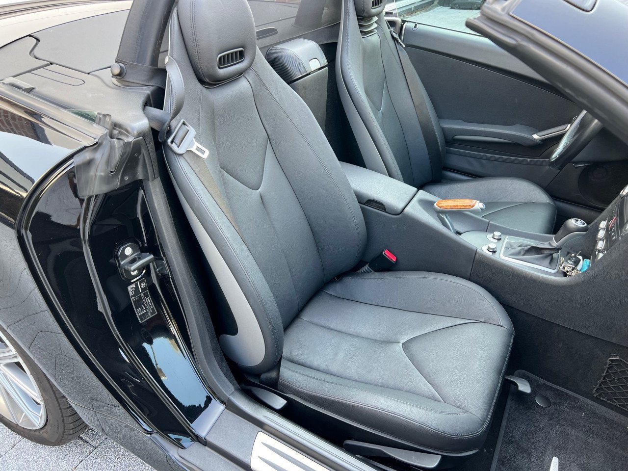 Unieke Mercedes SLK 2.0L uit 2009 met slechts 64.000 km, aantoonbaar!!