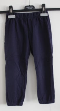 Donkrblauwe joggngsbroek maat 98