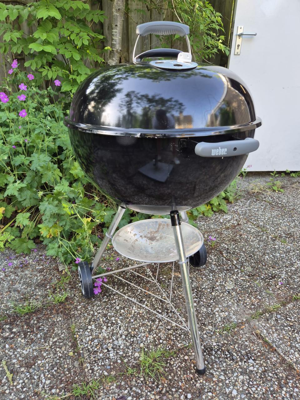 Weber Classic BBQ 57cm incl. Weber Chimney starter & beschermhoes.