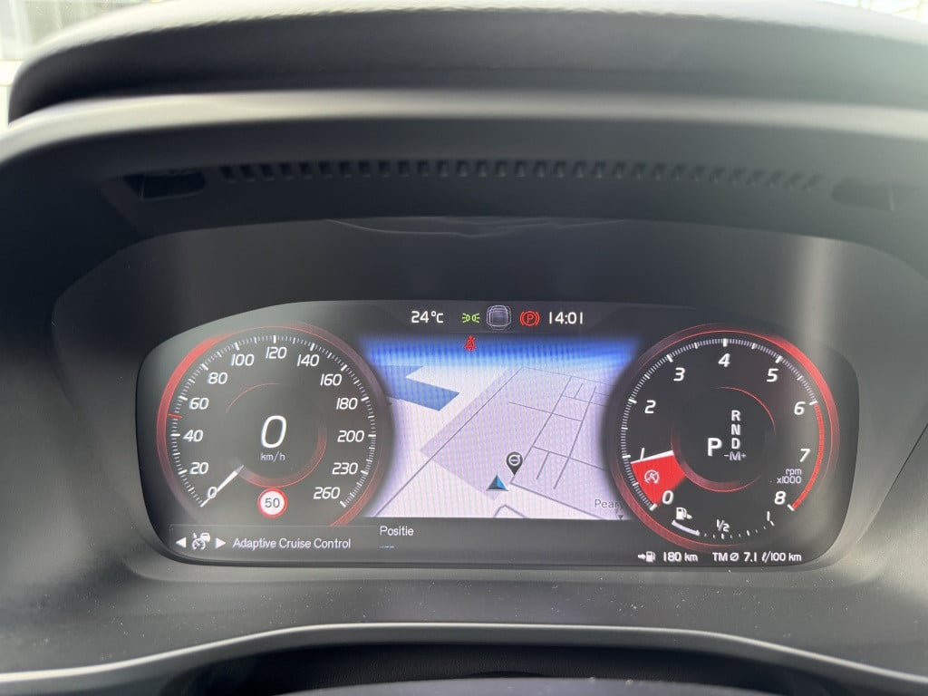 Volvo XC40 t4 190pk r-design| adap.cruise| trekhaak| stoel.verw| h&k sound