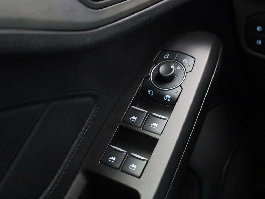 Ford Focus wagon 1.0 ecoboost hybrid titanium x | automaat | lmv | parkeer 