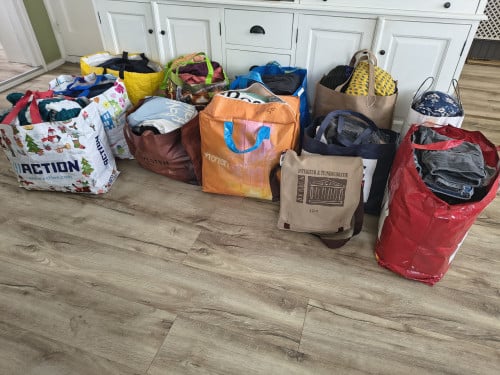 Enorme partij dameskleding, kledingpakket XS, S, M, L, XL. 450 stuks!