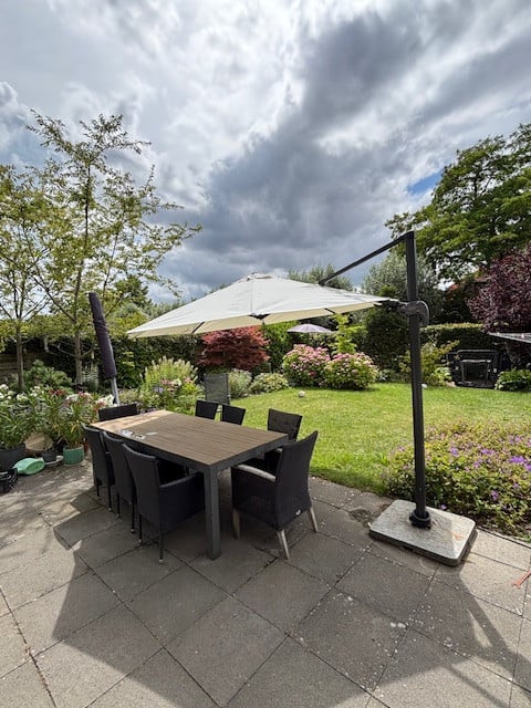 Zweefparasol met voet en hoes