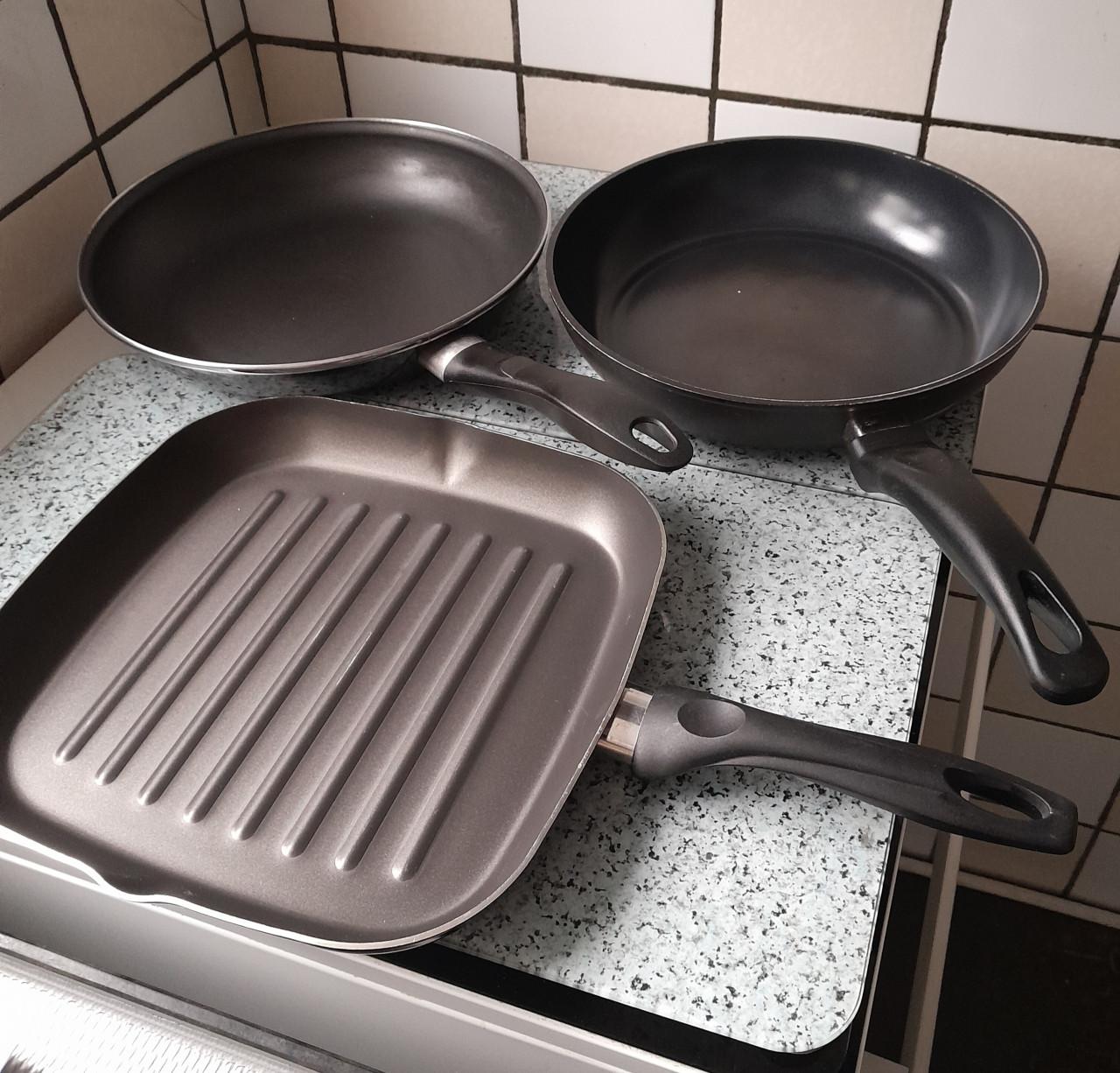 Pannenset Stella (rvs inductie )+  bak/braadpan+ overige pannen v.a.€2,00