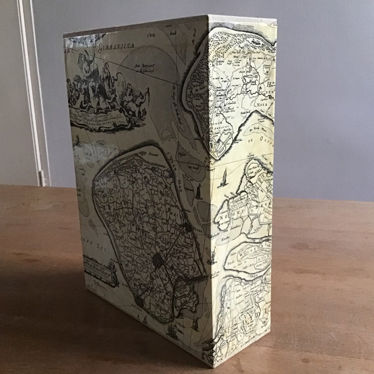 Zeeland door de eeuwen heen 2 delen boeken in luxe box