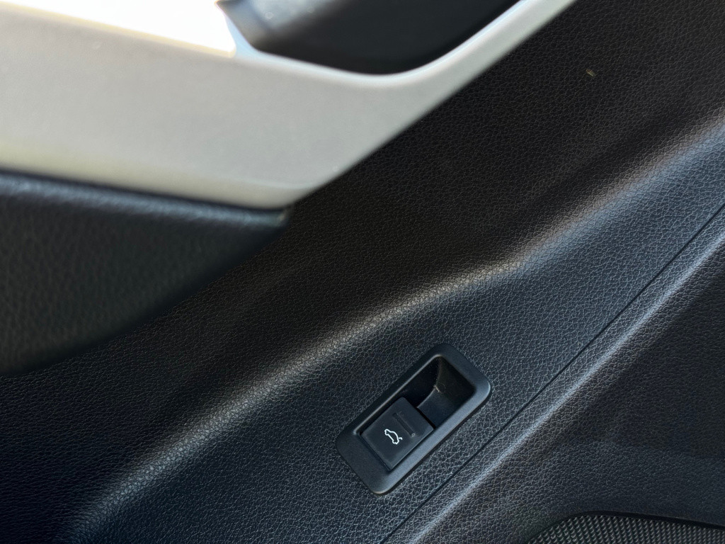 Audi Q3 35 tfsi advanced * matrix led * keyless * trekhaak