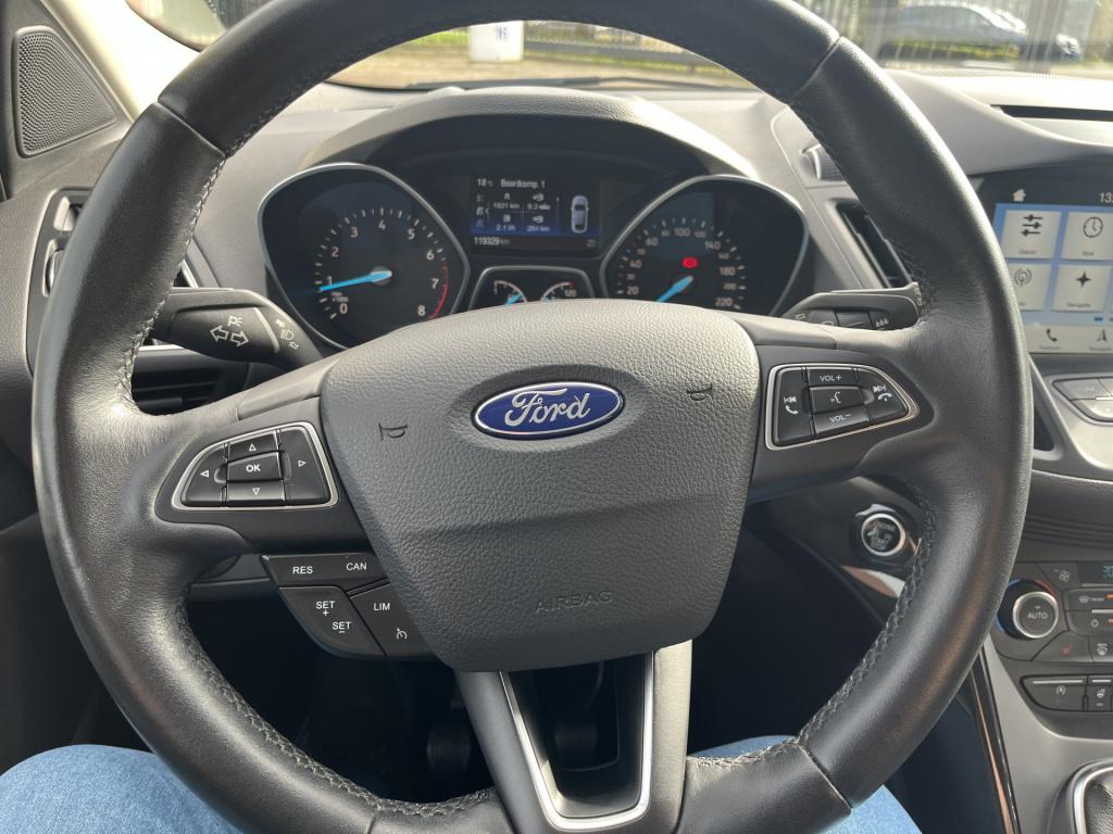 Ford Kuga 1.5 ecoboost titanium 2000 kg  trekgewicht