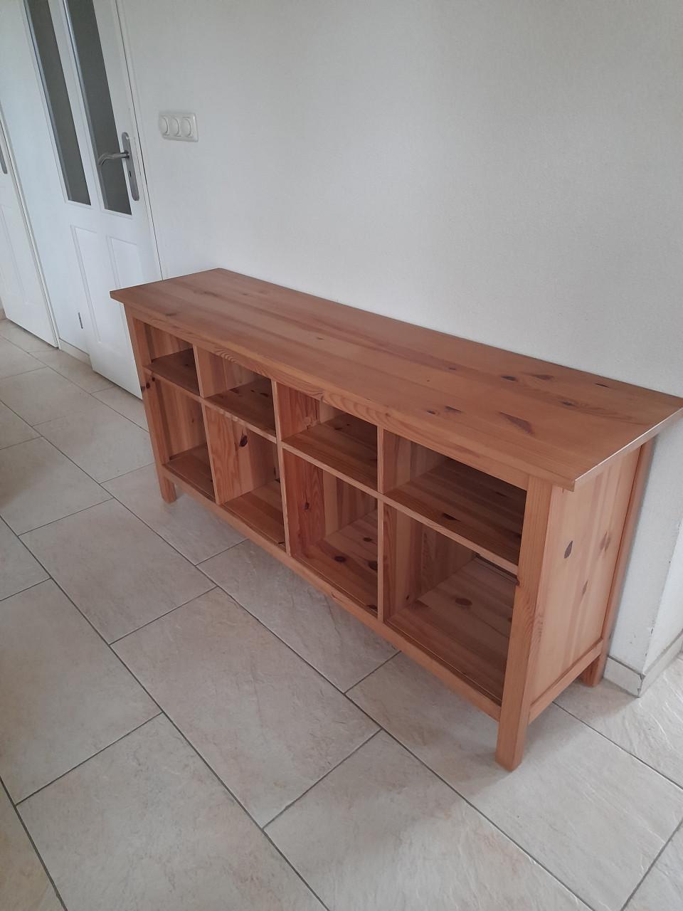 Massief houten vakkenkast 156,5 x 39,5 x 74H (in goede nette staat )