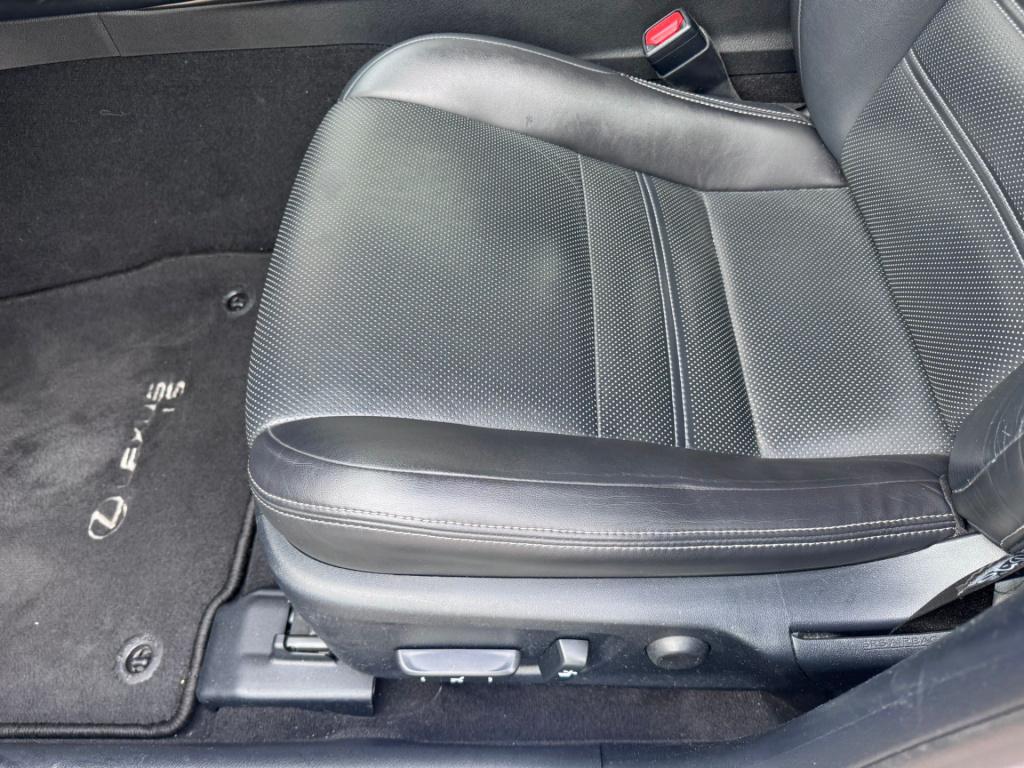 Lexus Is 300h hybrid business line