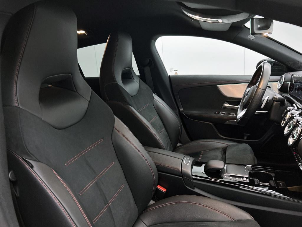 Mercedes-Benz Cla shooting brake 180 amg line | trekhaak | sfeerverlichting