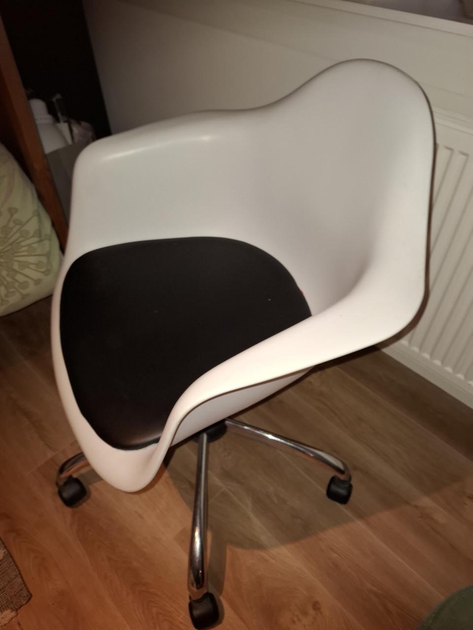 Bureaustoel in hoogte verstelbaar