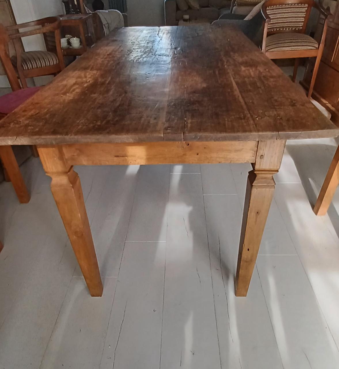 Antieke tafel