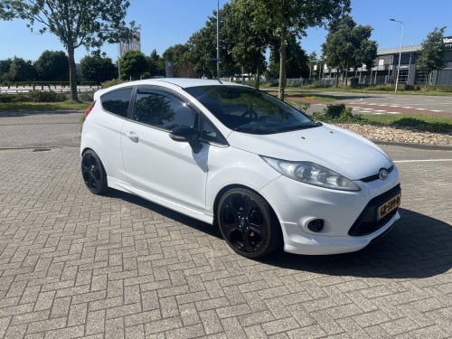 Ford Fiësta 1.6 Metal|Leer|17 inch|97.500 km