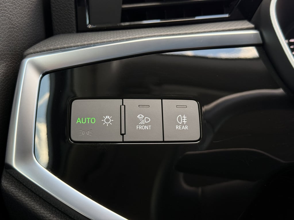 Audi Q3 sportback 45 tfsi e s-line | phev | matrix | stoelverwarming | digi