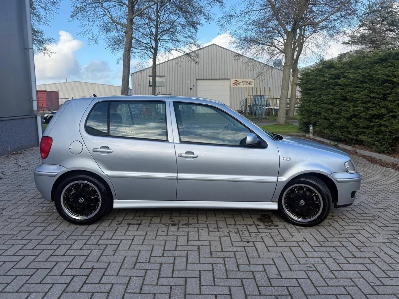 Volkswagen Polo 1.4-16V Trendline Jaar Apk