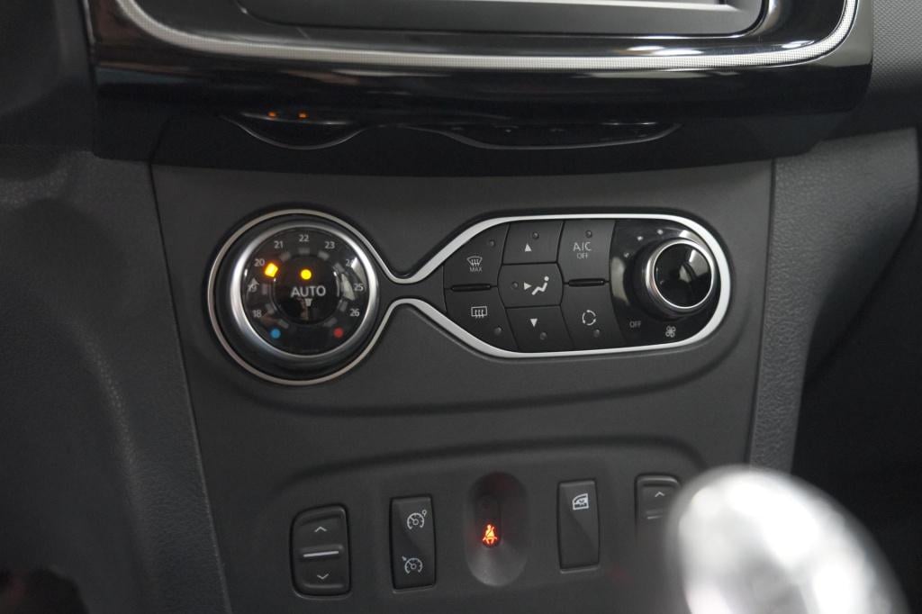 Dacia Sandero tce 90 tech road | trekhaak | navigatie | parkeersensoren