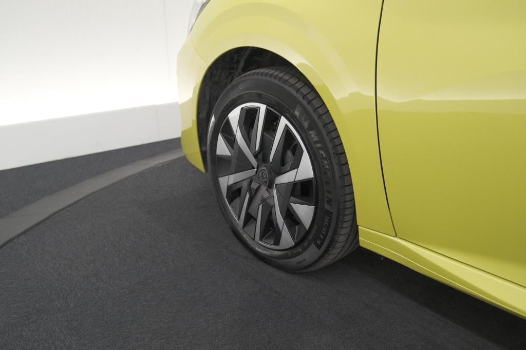 Peugeot 208 1.2 hybrid 110 e-dcs6 style | parkeersensoren | apple carplay |