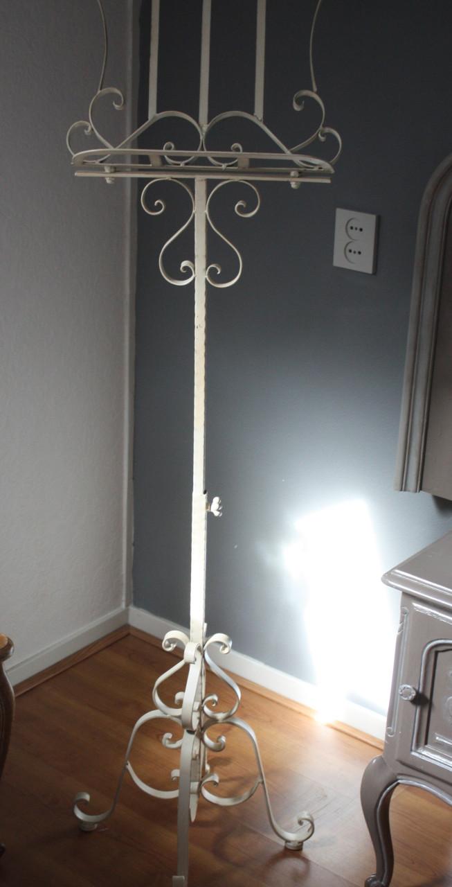 Menu restaurantstandaard - boek- en menustandaard in art-decostijl