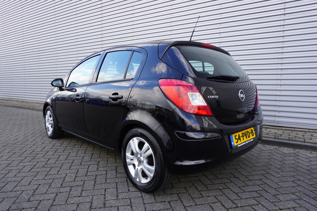 Opel Corsa 1.3 cdti ecoflex s/s edition airco / navi / cruise / lm velgen /