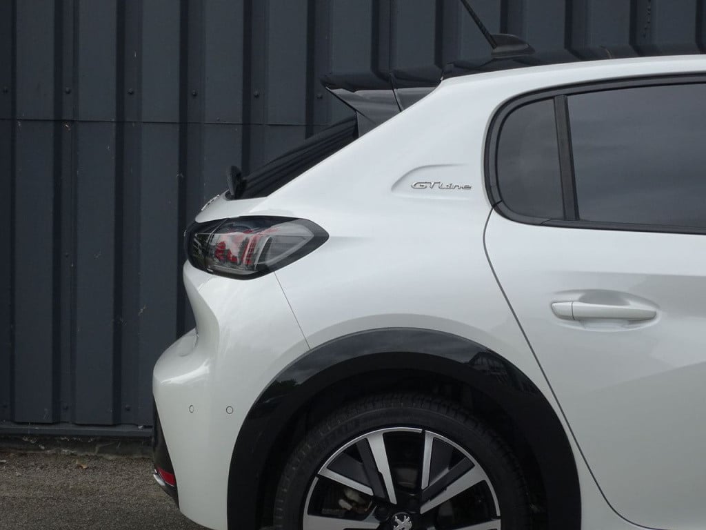 Peugeot 208 1.2 puretech gt-line automaat | pano | stoelverwarming