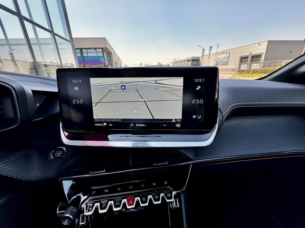 Peugeot 208 1.2 puretech gt navi ecc cruise camera