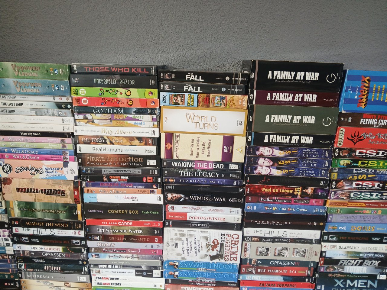 Dvd boxen en series 540 stuks 175,-