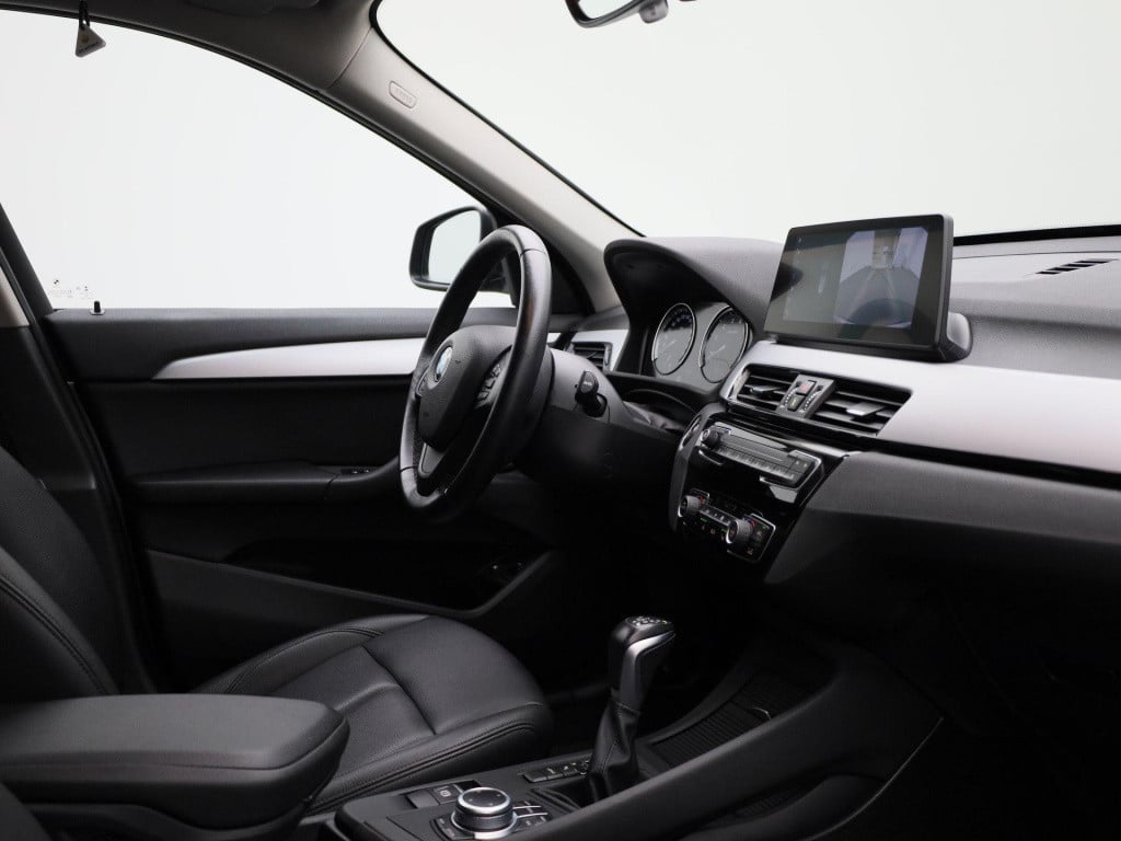 BMW X1 xdrive25e executive | automaat | lmv | parkeer sensoren | camera | c