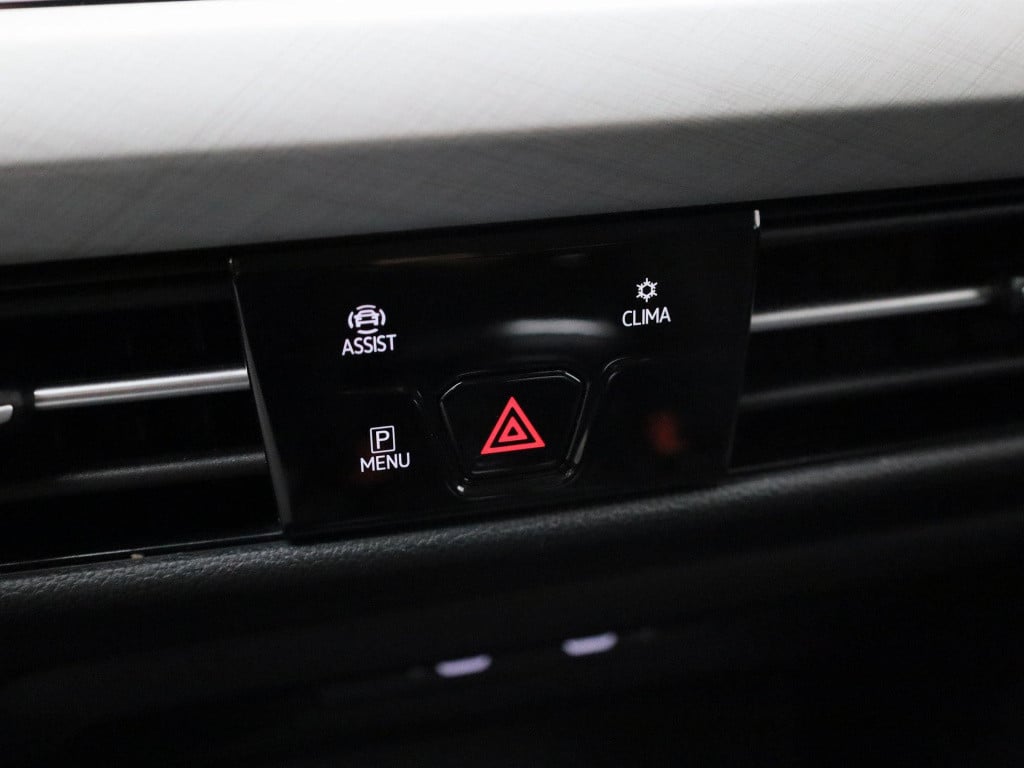 Volkswagen Golf variant 1.0 tsi life | lmv | parkeer sensoren | virtual coc