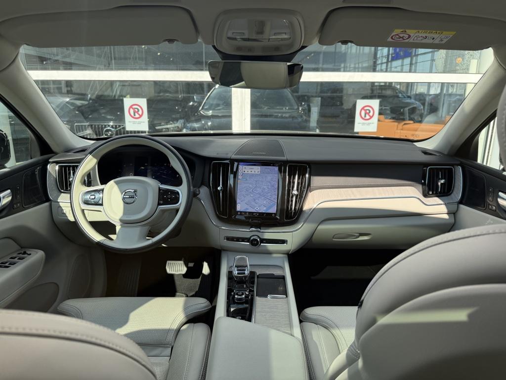 Volvo XC60 t6 398pk recharge inscription| panodak| 360camera| trekhaak| h&k