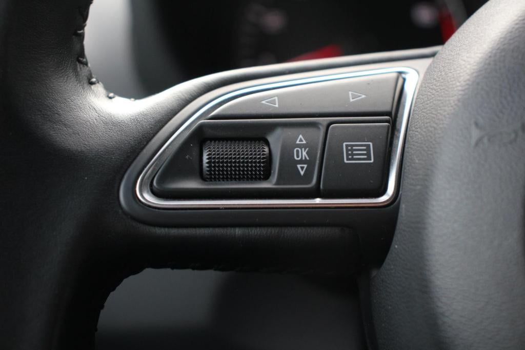 Audi A1 Sportback 1.4 tfsi s-line - stoelverwarming - parkeersensoren - 17 