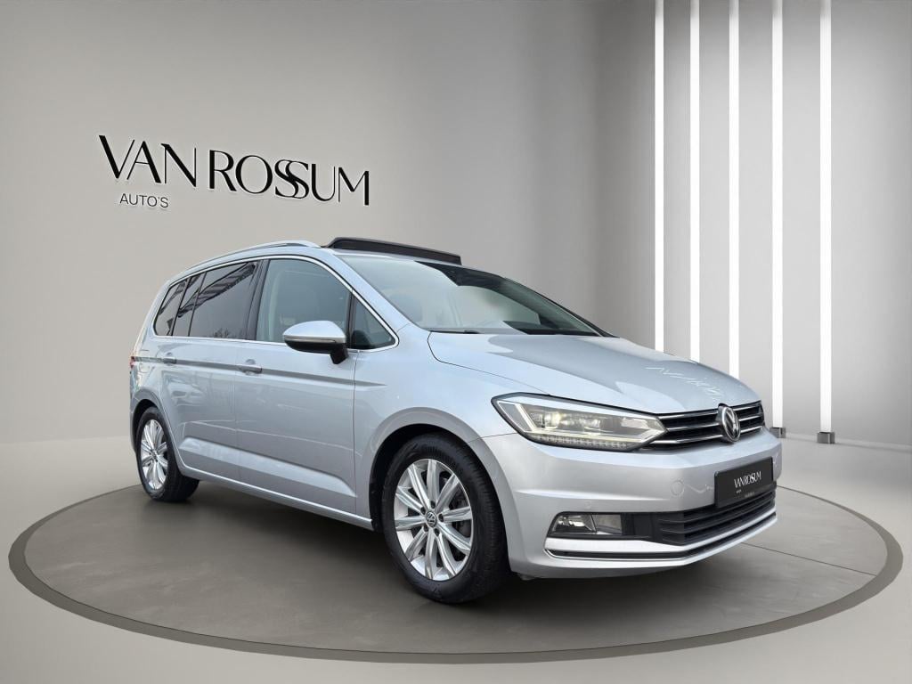 Volkswagen Touran 1.4 tsi highline 7p | panoramadak | camera | wegklaptrekh