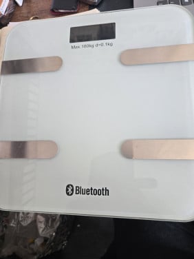 Weegschaal met bluetooth, alles bijhouden via app. met boekje