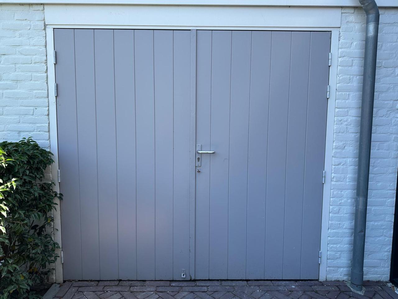 Dubbele garagedeur massief hout