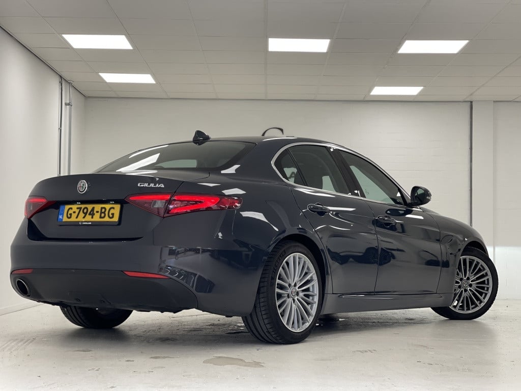 Alfa Romeo Giulia 2.0t super | colore esterno | trekhaak | 19'' | leder