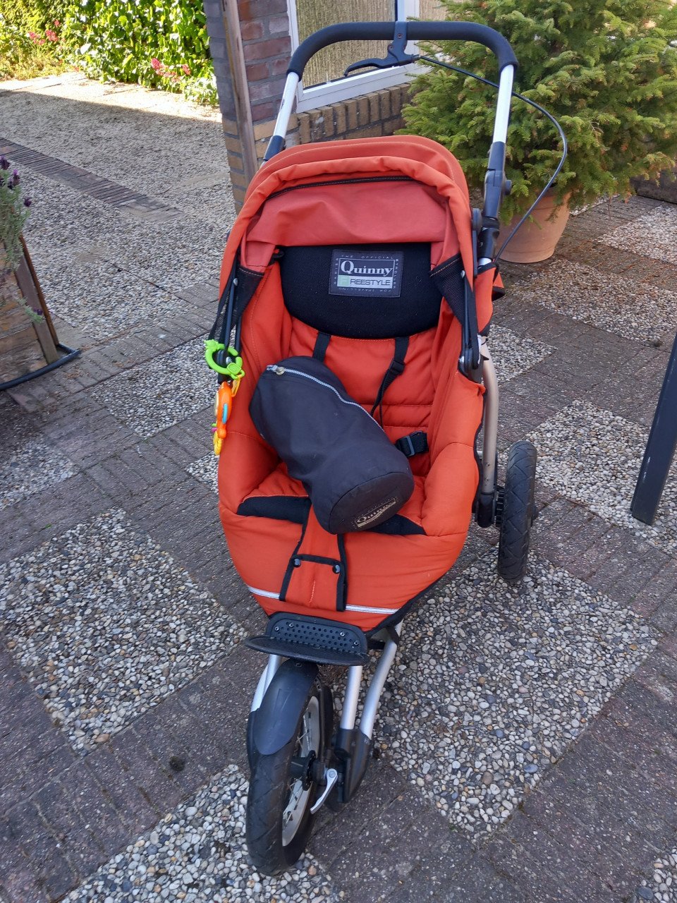 Quinny wandelwagen met regenhoes