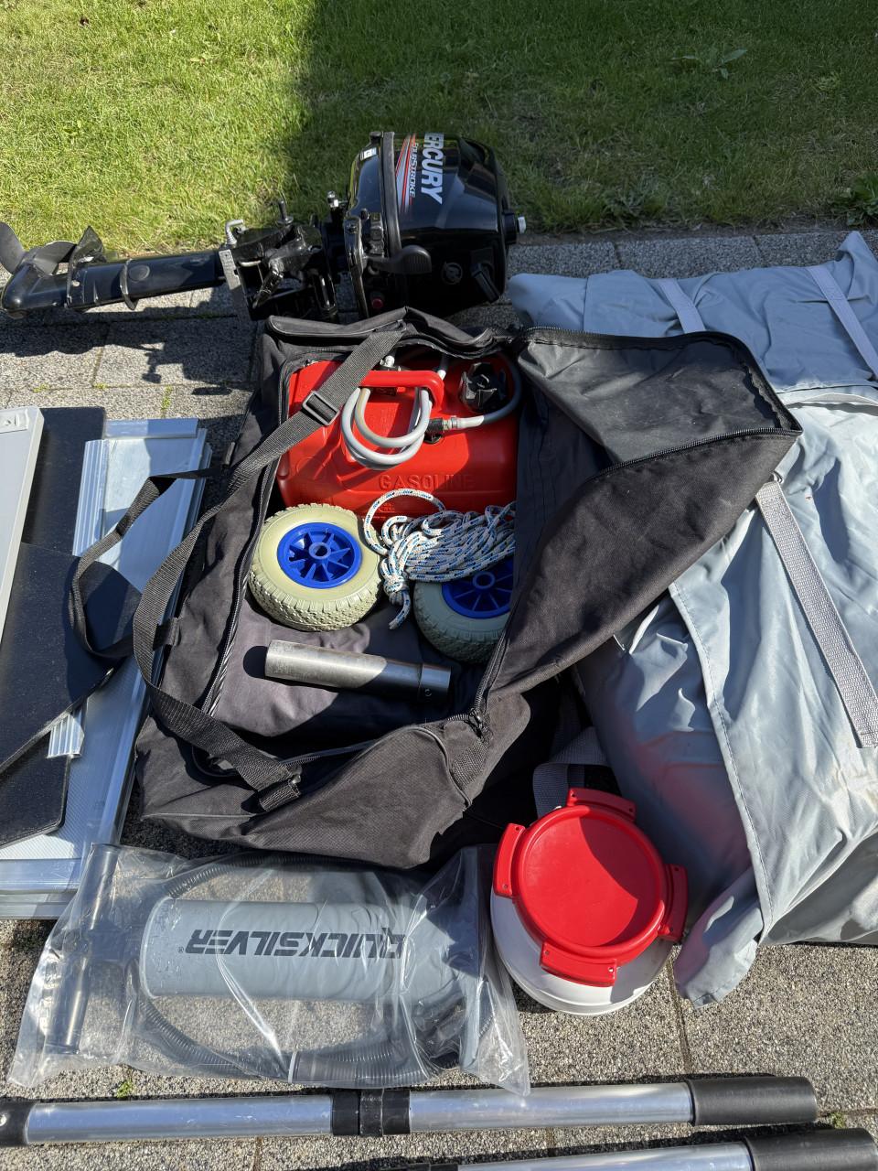 Quicksilver Sport 300 met Mercury 6PK buitenboormotor en veel extra's