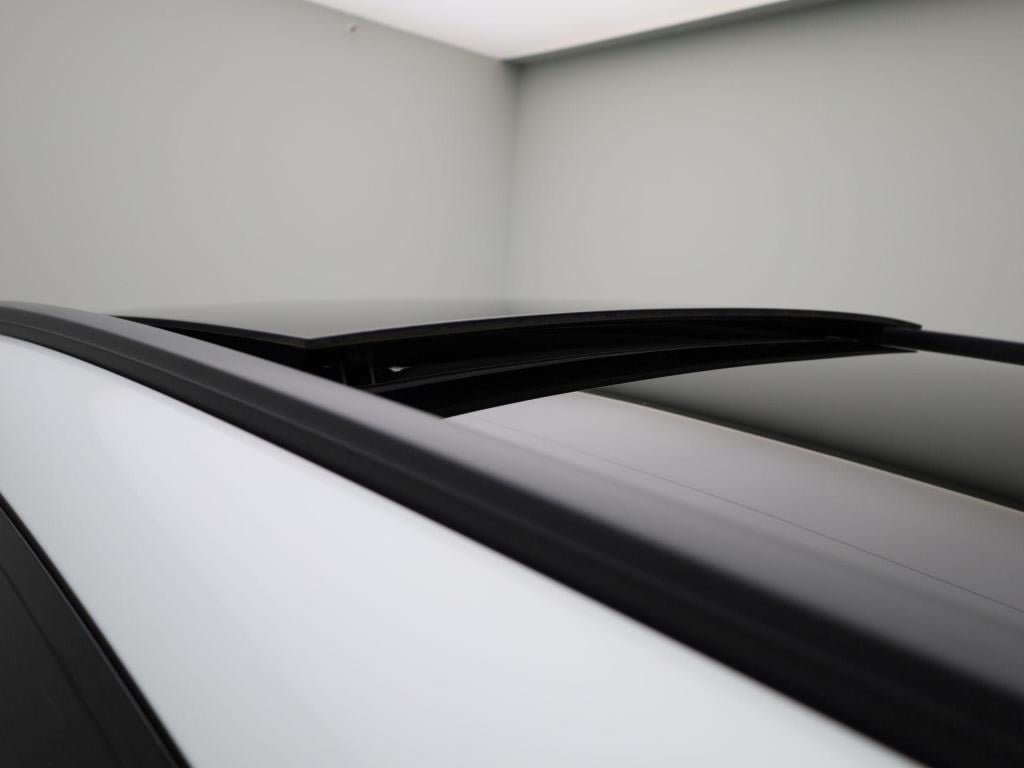 Mercedes-Benz Gla-klasse 250 e amg line premium plus | automaat | panorama 