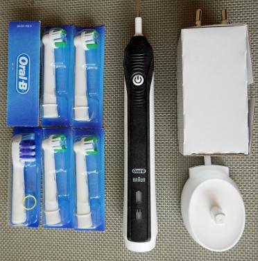 Nw. OralB Pro electrische tandenborstel met 6xOralB borstel