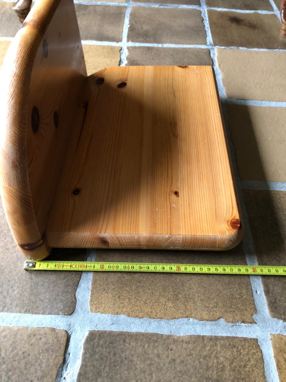 Houten bedplankje / nachtkastje voor aan het bed