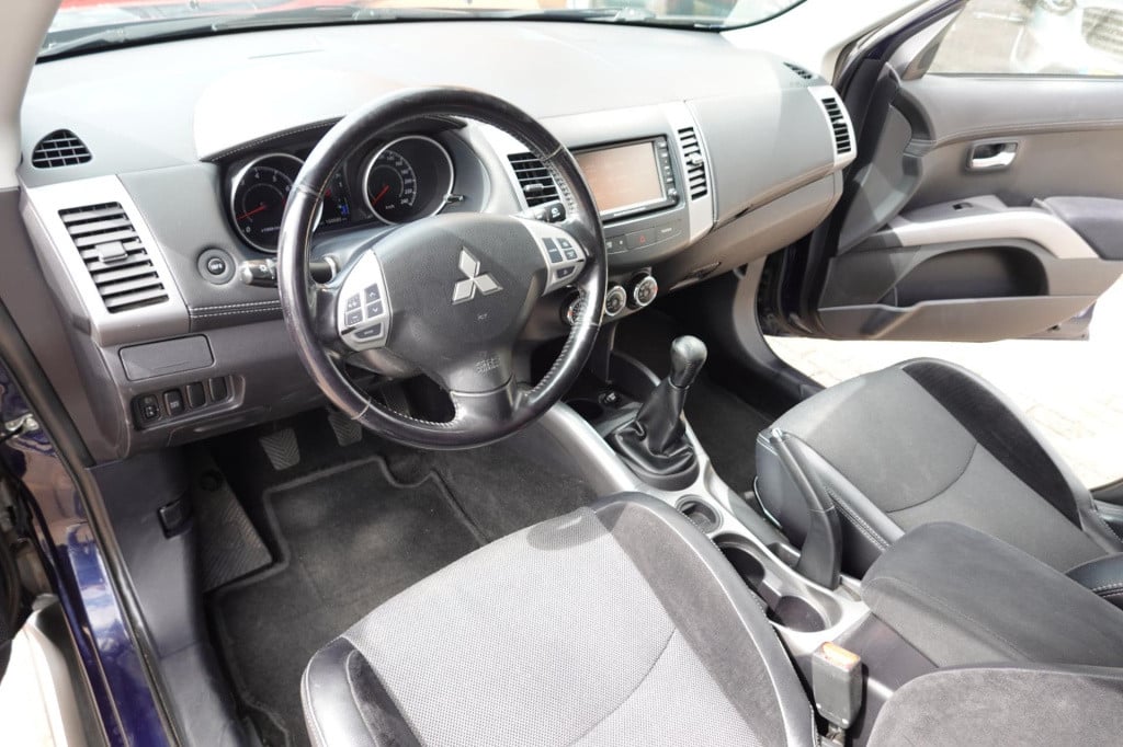 Mitsubishi Outlander 2.0 intro edition