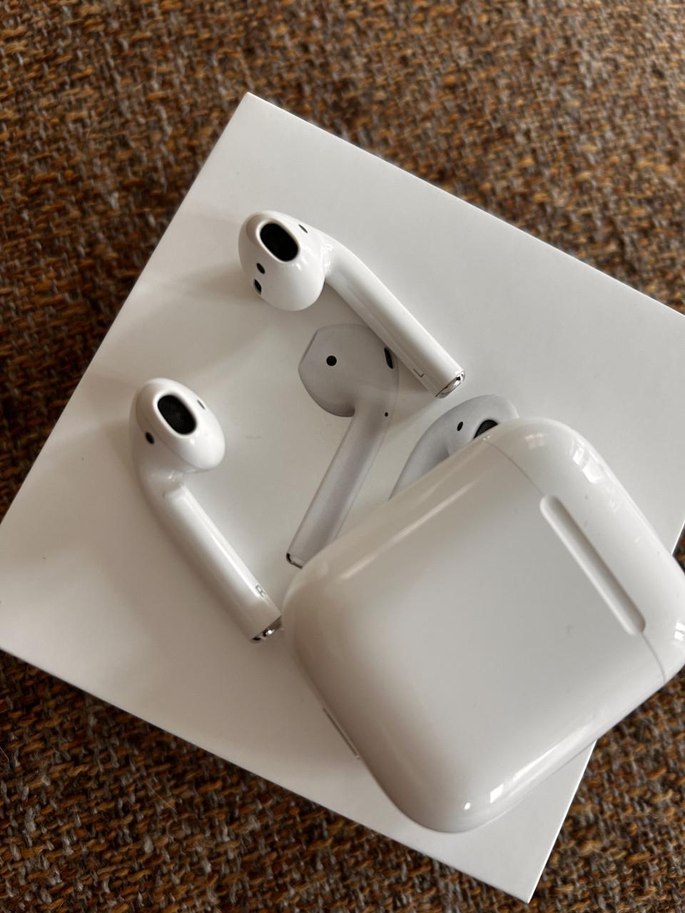 Apple AirPods  (2e generatie, 2019) nauwelijks gebruikt