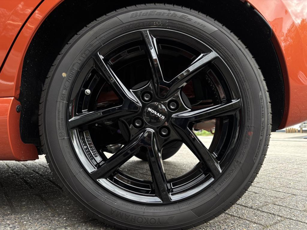 Suzuki Swift 1.2 comfort smart hybrid black orange edition/2250 korting