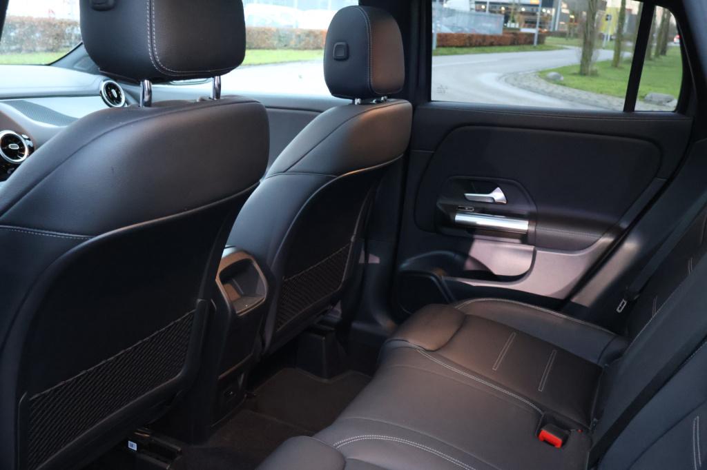 Mercedes-Benz Gla-klasse amg 35 4matic i panoramadak i mbux l spiegelpakket