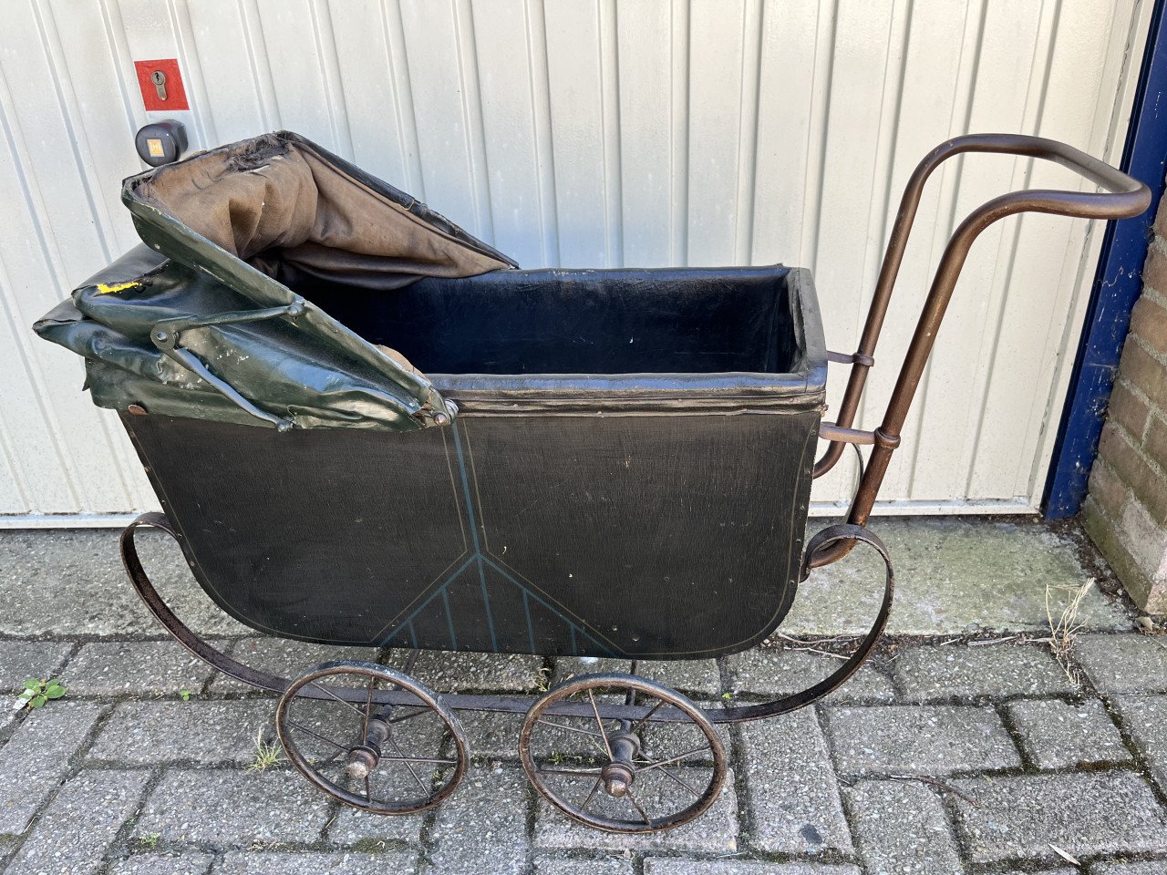 Antieke Poppenwagen