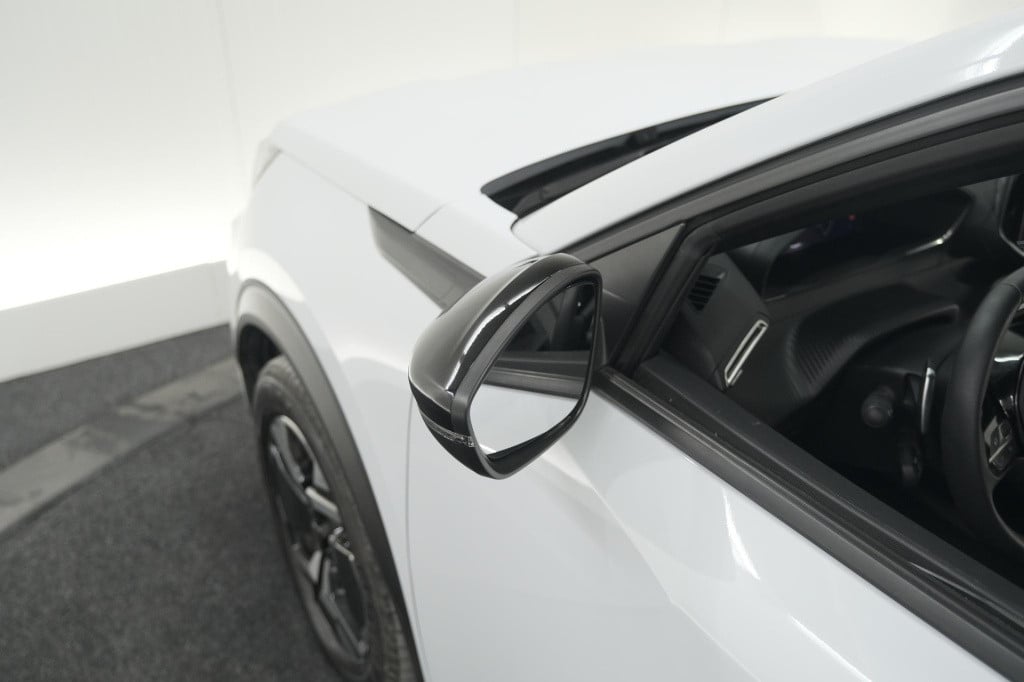 Peugeot 2008 puretech 130 eat8 allure | camera | navigatie | apple carplay 