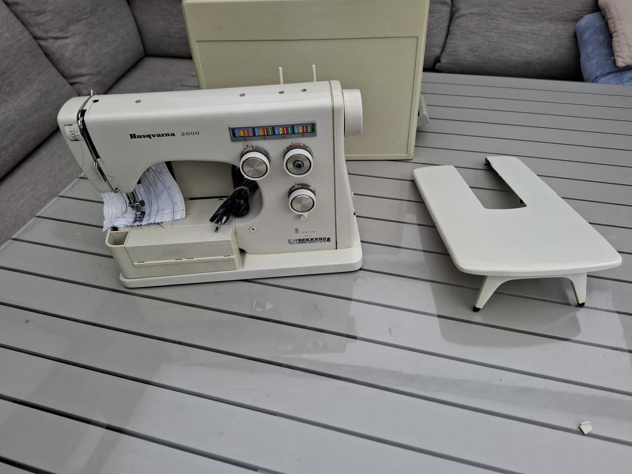 NAAIMACHINE, Husqvarna 2000, "model 6010.