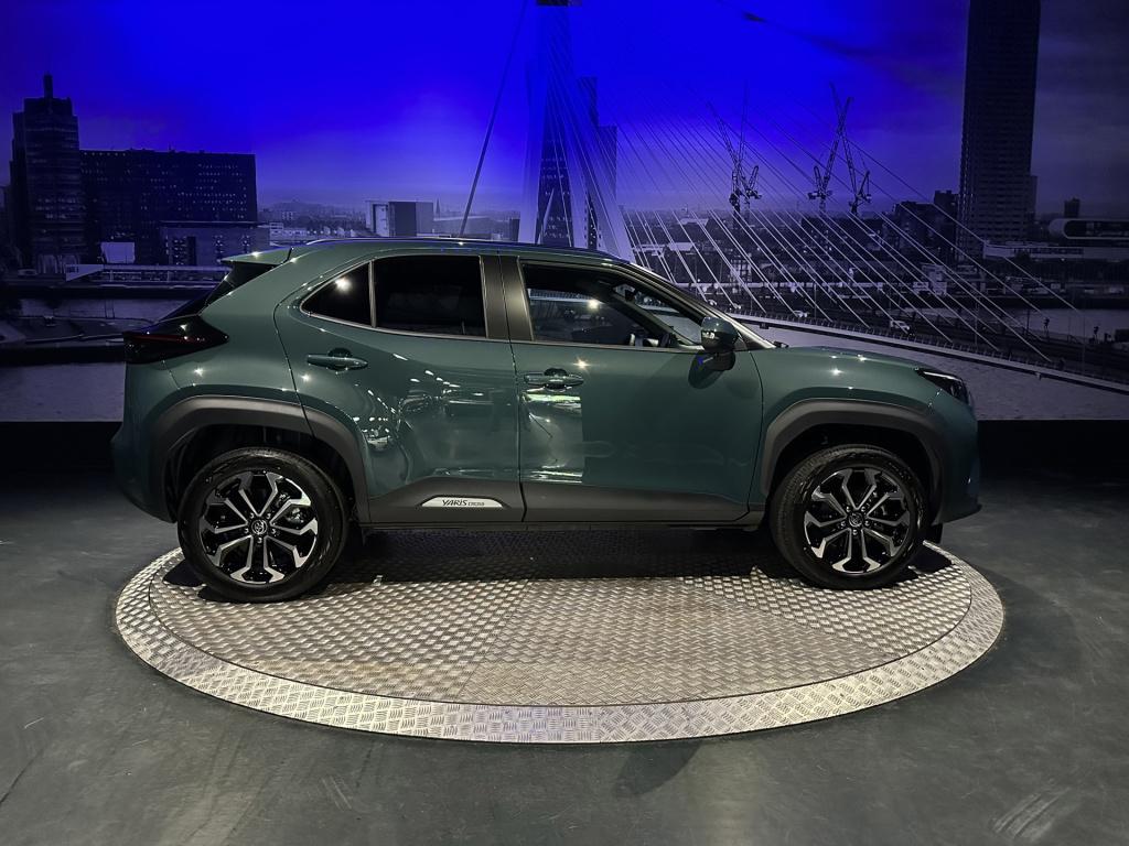 Toyota Yaris Cross 1.5 hybrid 130 dynamic *acc*winterpakket*camera*17inch*